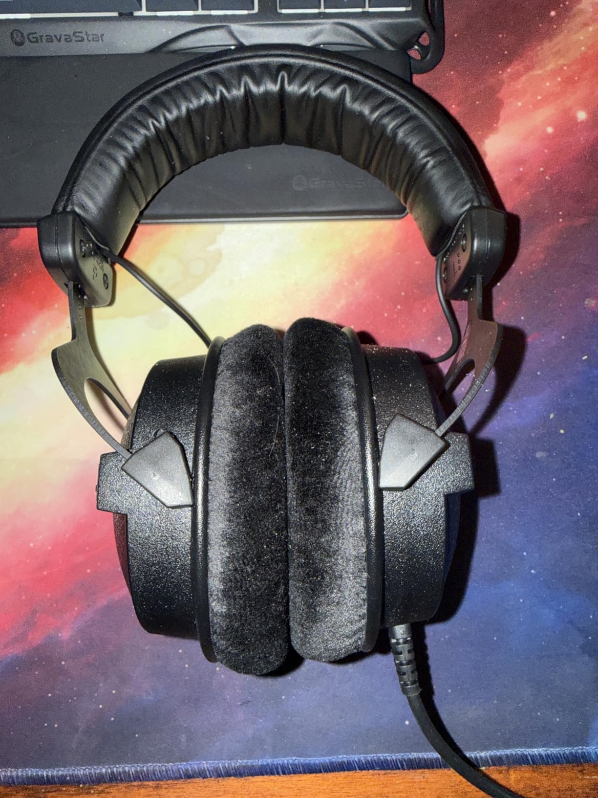 beyerdynamic DT 770 PRO, 80 Ohm, Closed Back, Over Ear, Wired Professional Studio Headphones, Home Recording, Podcast, Monitor, 3m Straight Cable, Black with Limited Edition Black Velour Ear Pads customer photo 1
