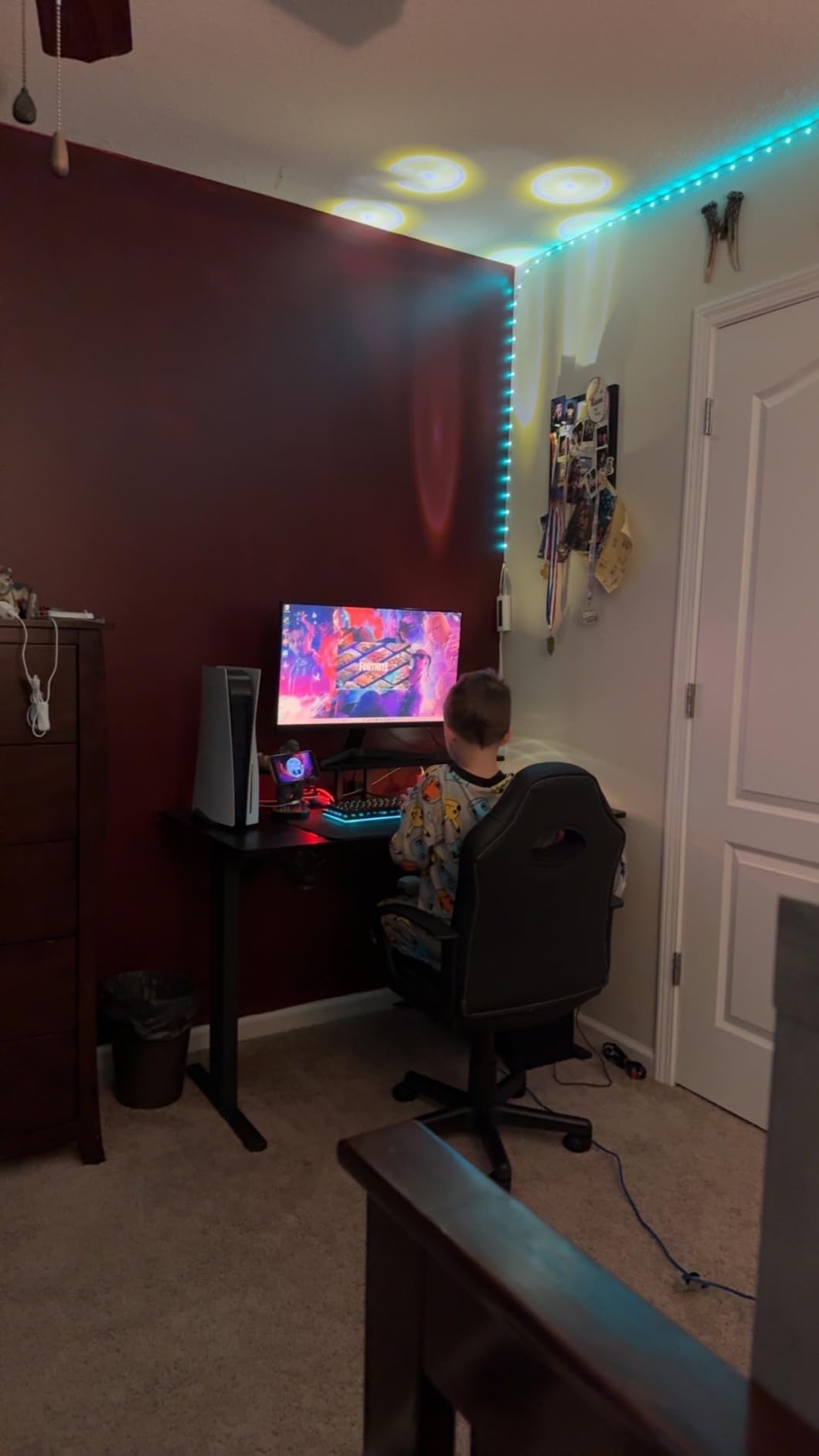 Techni Mobili Kid's Gaming and Student Racer Chair with Wheels, Red 22D x 21.25W x 35.25H in customer photo 2