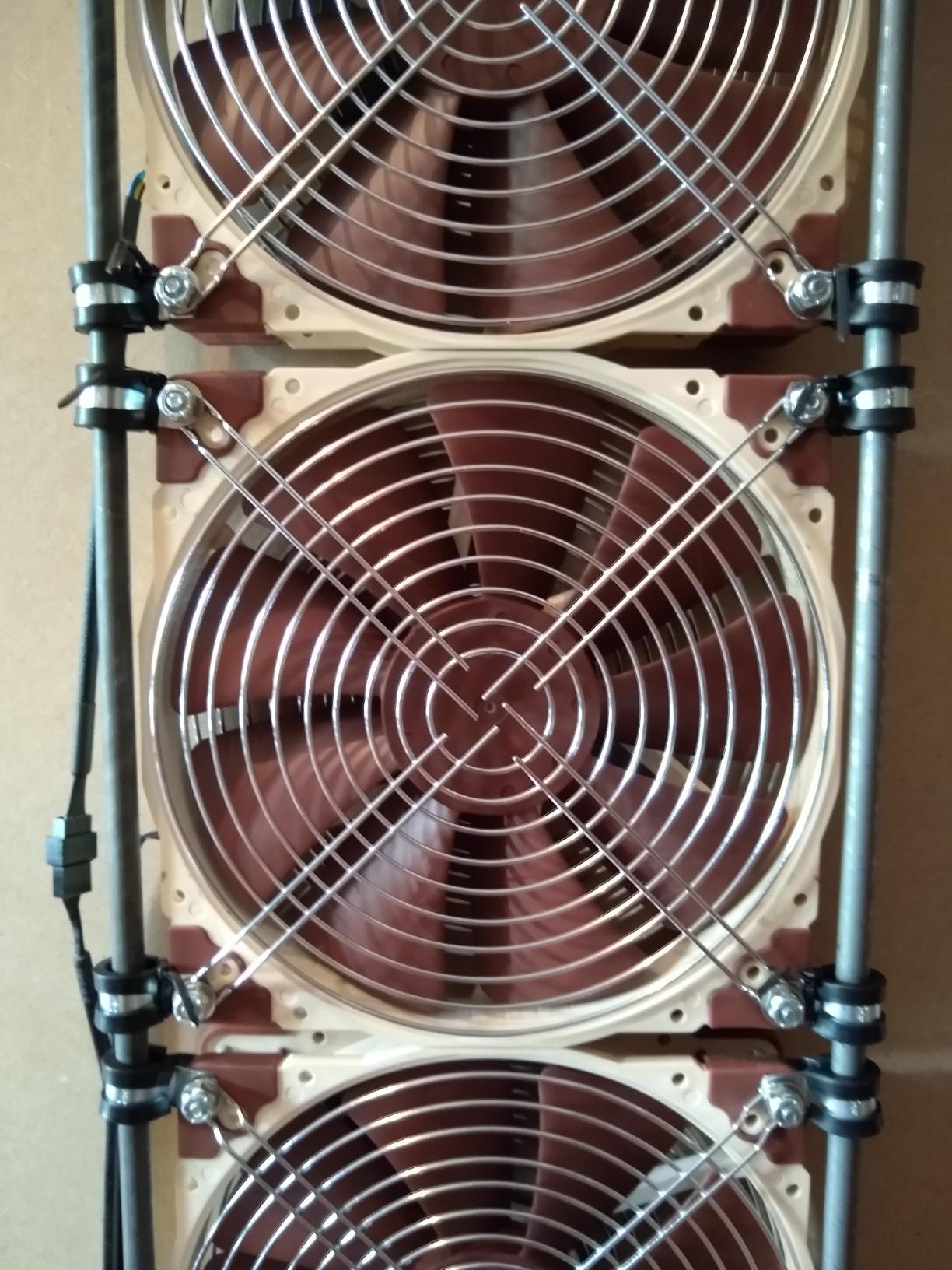 Noctua NA-FC1, 4-Pin PWM Fan Controller (Black) customer photo 2