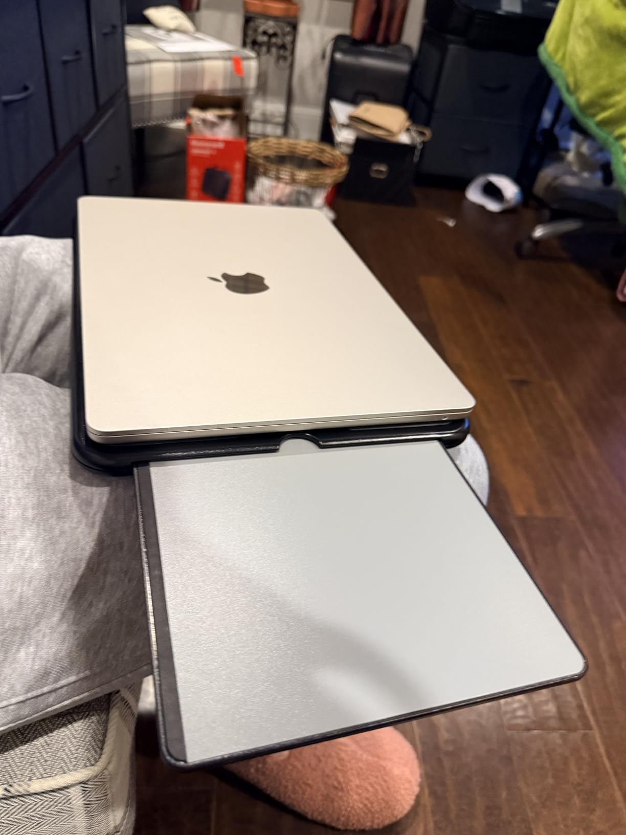 AboveTEK Portable Laptop Lap Desk w/Retractable Left/Right Mouse Pad Tray, Non-Slip Heat Shield Tablet Notebook Computer Stand Table w/Sturdy Stable Work Surface for Bed Sofa Couch or Travel customer photo 2