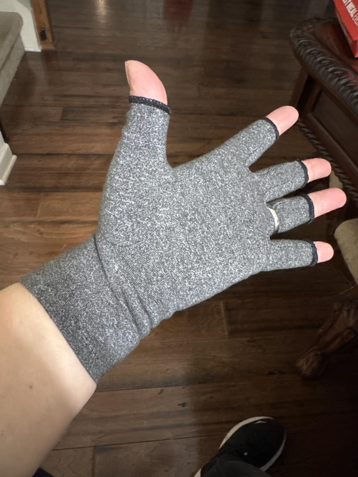 Duerer Arthritis Gloves Women Men, Carpal Tunnel, Rheumatiod, Tendonitis, Fingerless Hand Thumb Compression Gloves customer photo 1