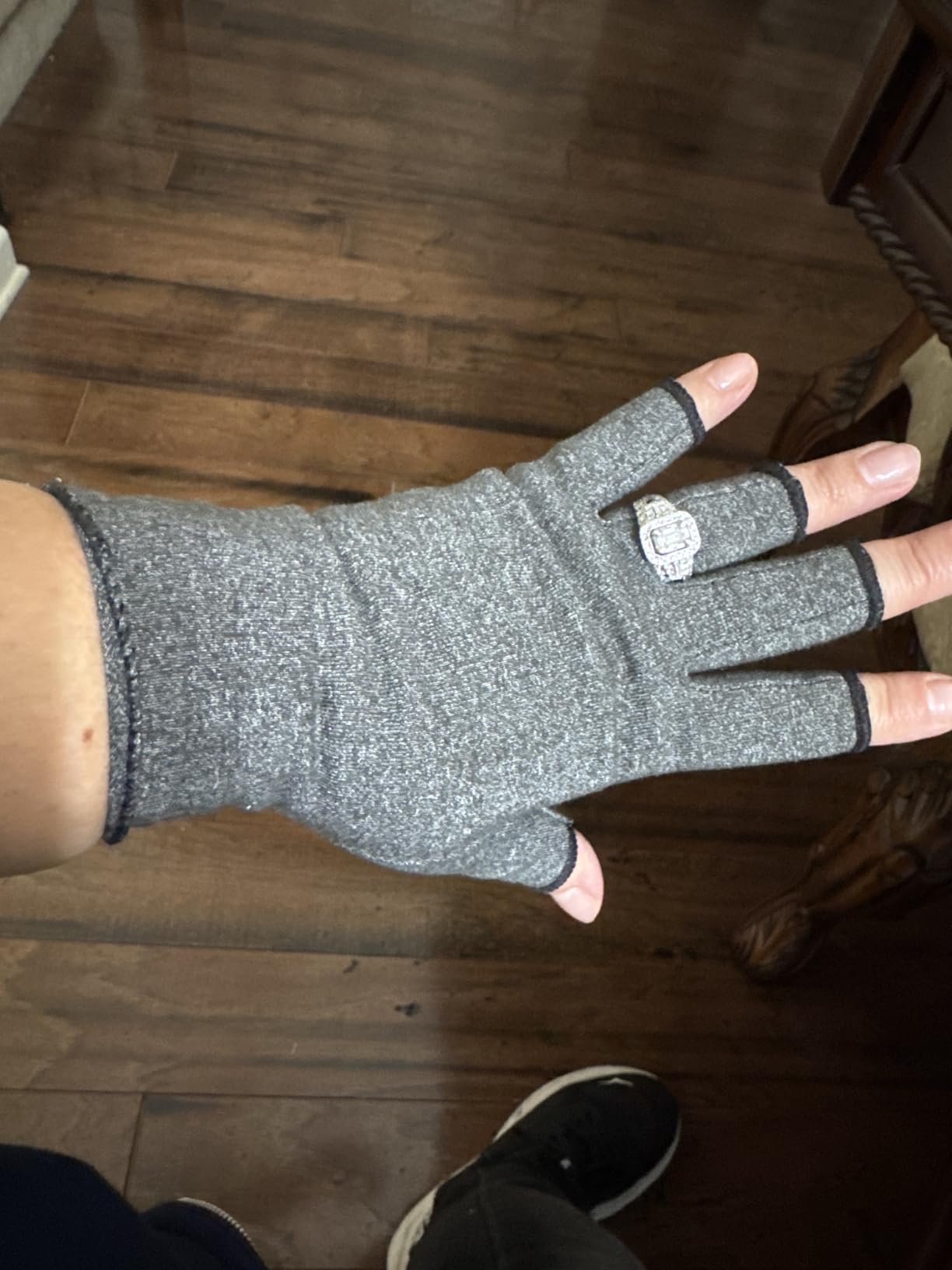 Duerer Arthritis Gloves Women Men, Carpal Tunnel, Rheumatiod, Tendonitis, Fingerless Hand Thumb Compression Gloves customer photo 2
