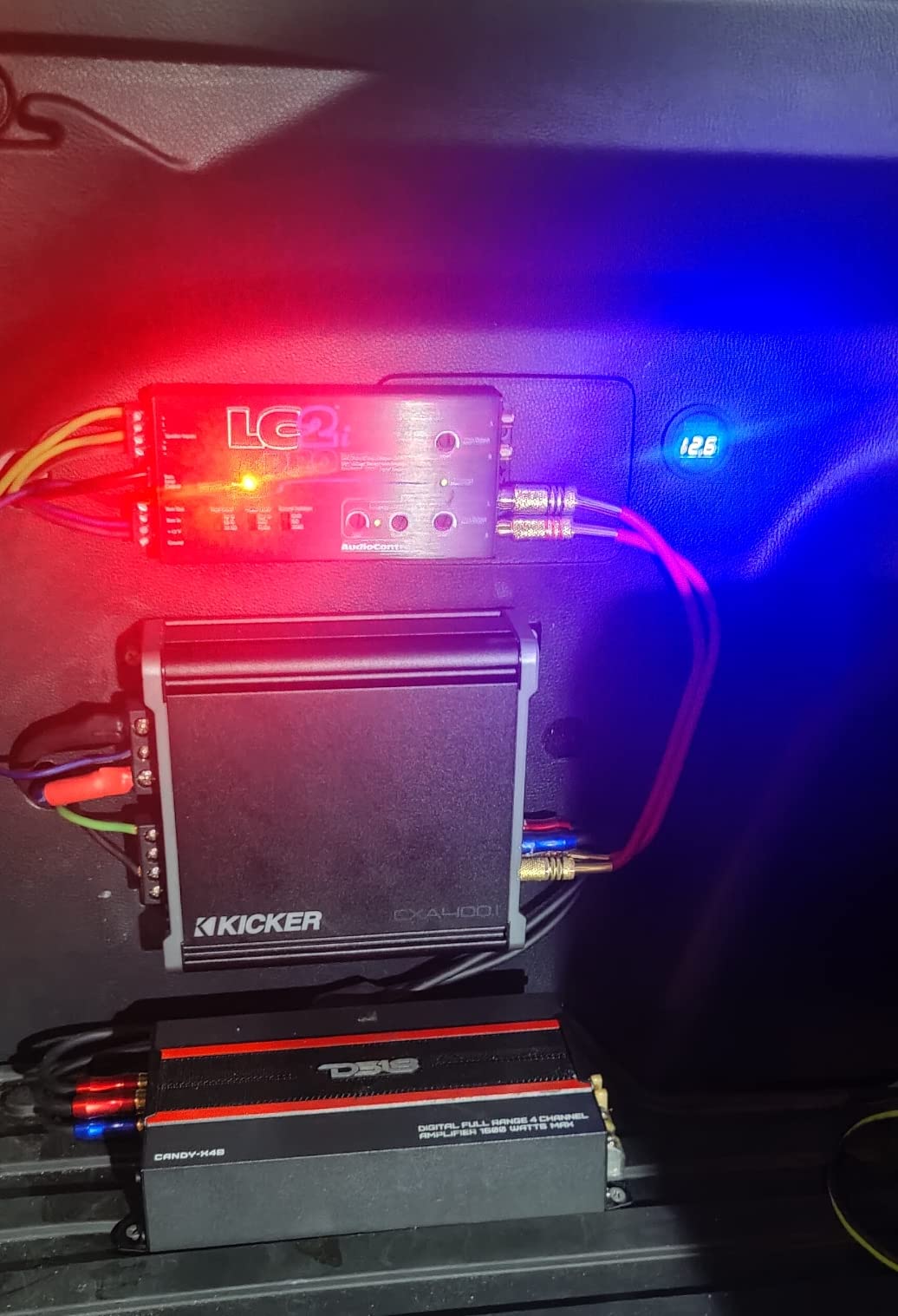 DS18 CANDY-X4B Car Amplifier 4-Channel Class D, 1600W Peak Power RMS, 4 x 120W at 4 Ohm, 4 x 200W at 2 Ohm, and 2 x 350W at 4 Ohm Bridge - Compact Size, fits into Any Vehicle customer photo 2