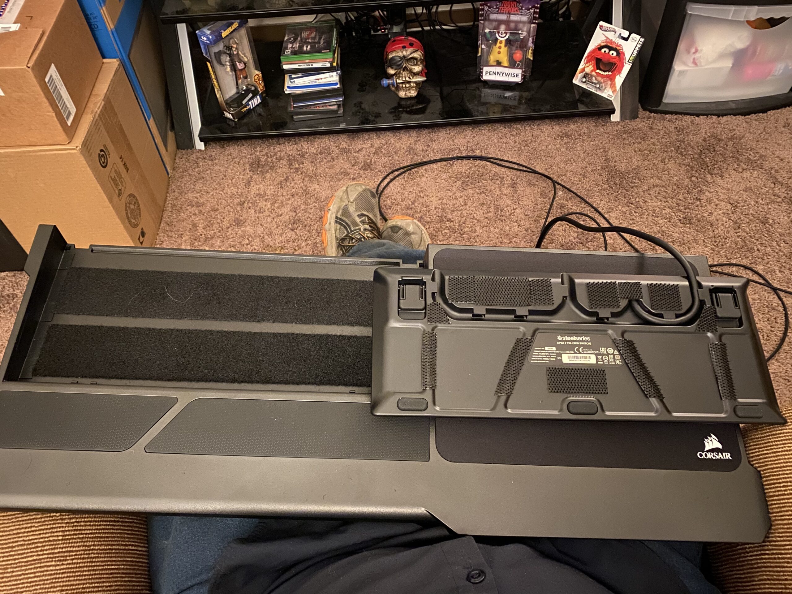 Corsair K63 Wireless Gaming Lapboard for K63 Wireless Keyboard - Game Comfortably from Your Couch, Black customer photo 1