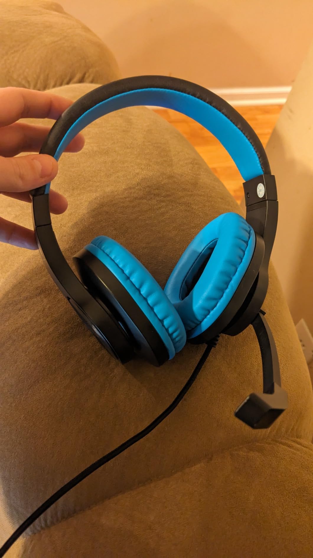 BlueFire Kids Headphones for Online School, Children, Teens, Boys, Girls, 3.5mm Stereo Over-Ear Gaming Headphone with Microphone and Volume Control for PS4, PS5, New Xbox One customer photo 1