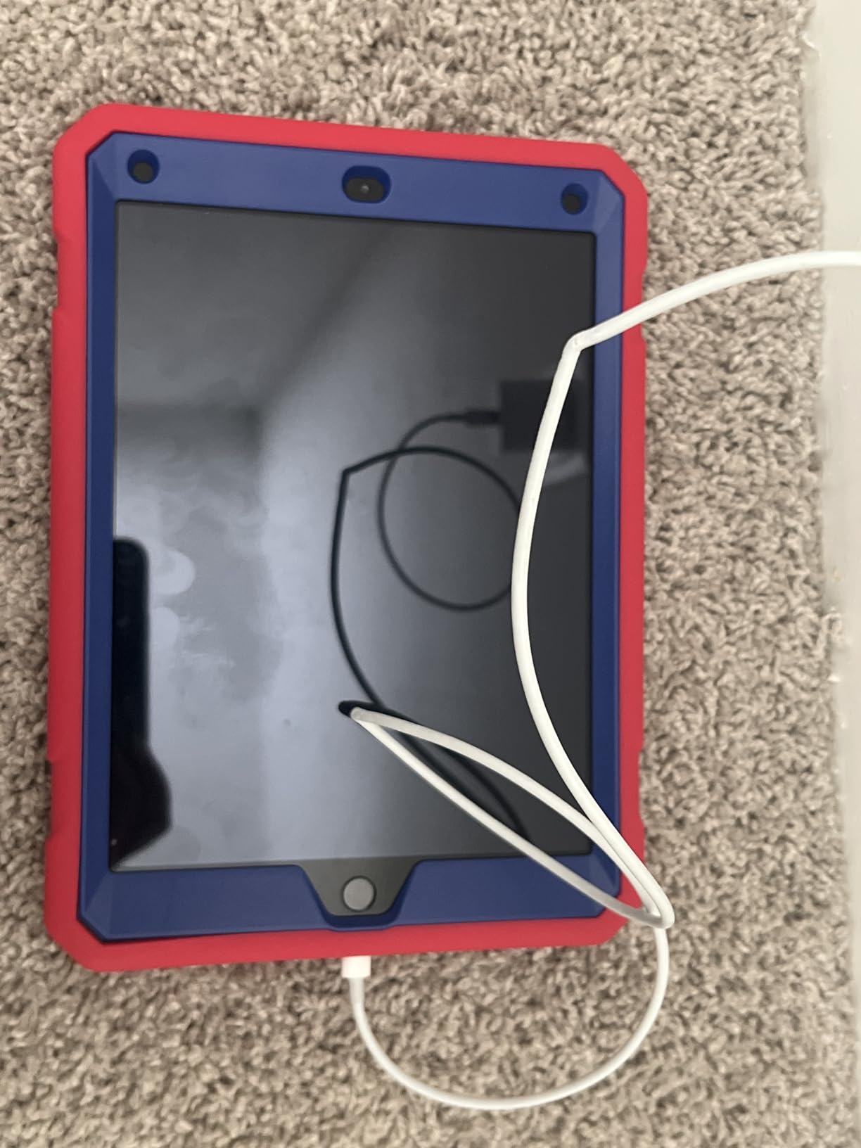 Apple 2017 iPad 9.7-inch, WiFi + Cellular, 32GB - Silver (Renewed) customer photo 2