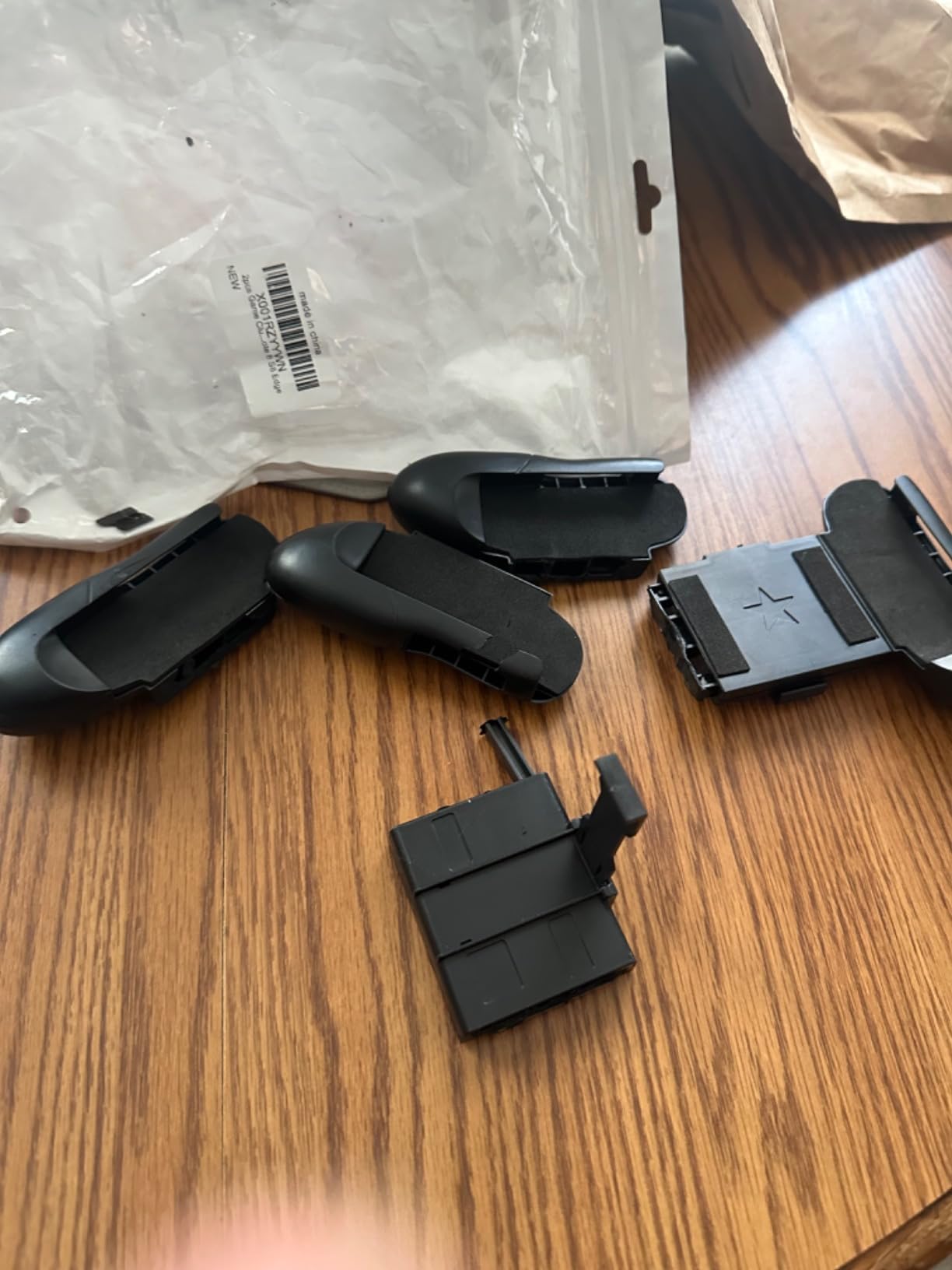 2pcs Game Clutch Universal Grip Adjustable Phones Mobile Controller Phone Game Grip Case Ergonomic Design Game Grip Handle Controller Stand Holder customer photo 2