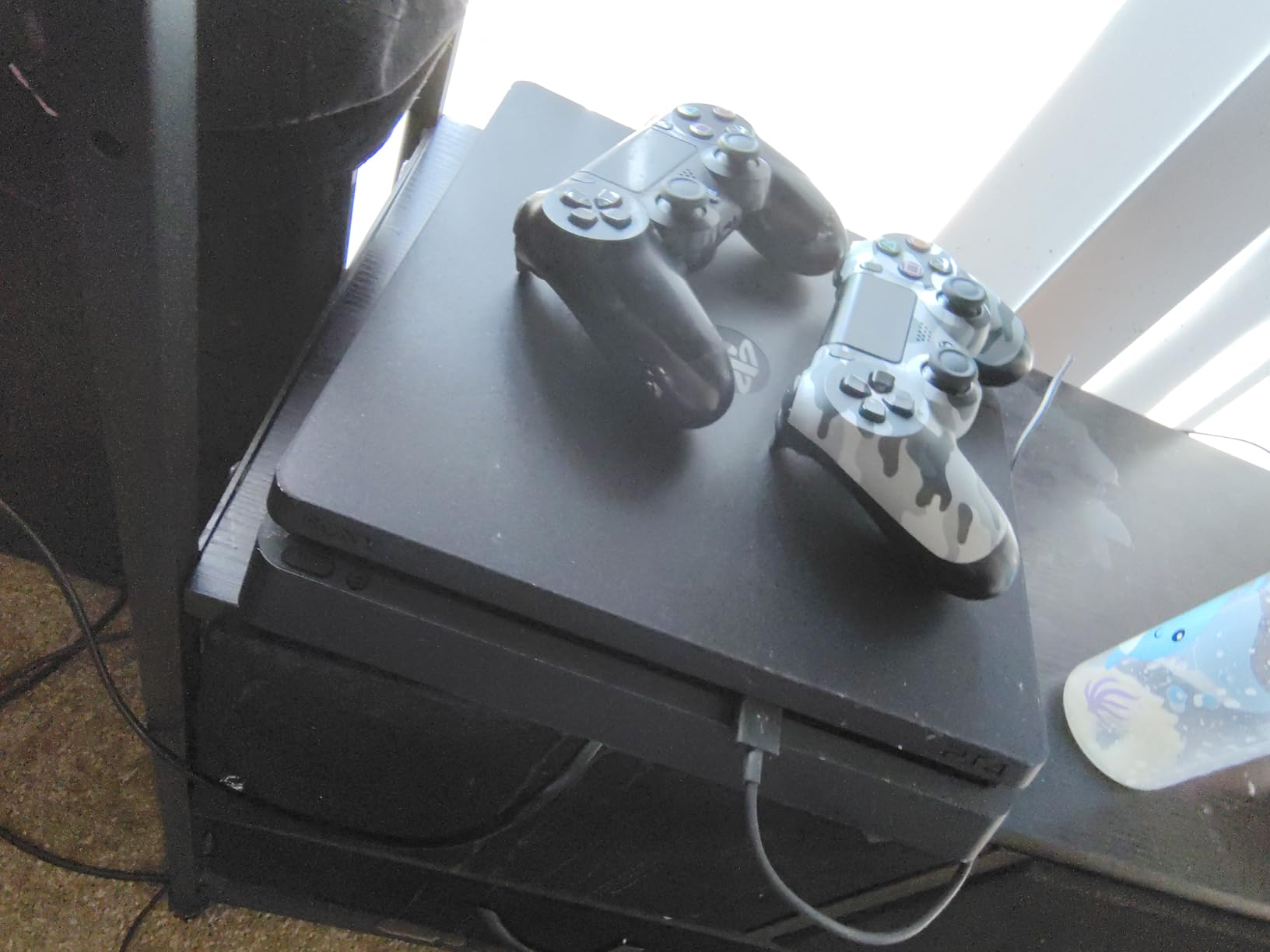 Sony PlayStation 4 500GB Console (Renewed) customer photo 1