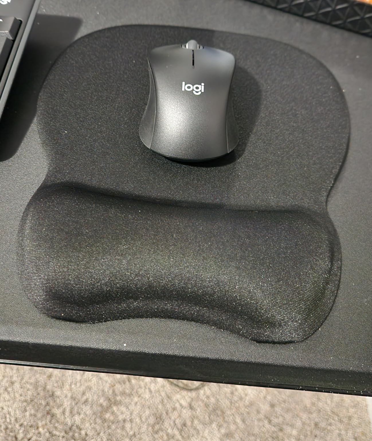 MROCO Ergonomic Mouse Pad with Gel Wrist Rest, Smooth Wrist Support Surface, Non-Slip PU Base for Pain Relief, Comfortable Mousepad for Computer, Laptop, Office & Home customer photo 2