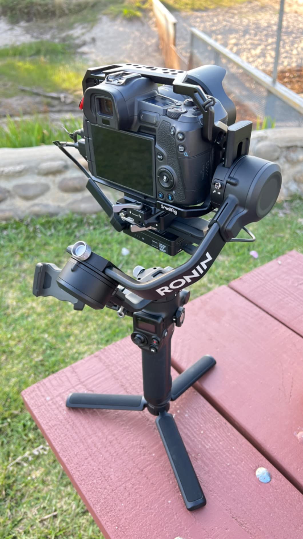 RSC 2 Pro Combo - 3-Axis Gimbal Stabilizer for DSLR and Mirrorless Camera, 3kg Payload, Image Transmission, Focus Motor, Black customer photo 2