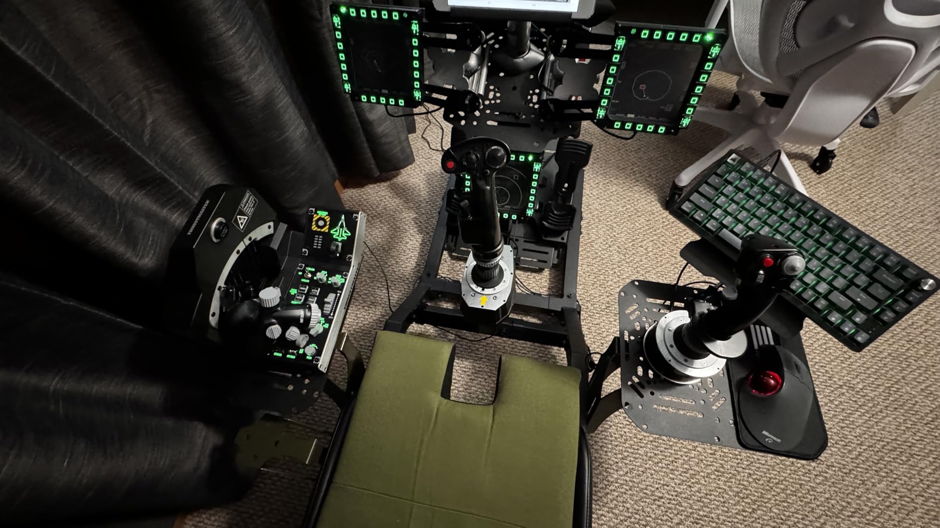 Thrustmaster F/A 18 Grip Add On (Compatible with PC) customer photo 1