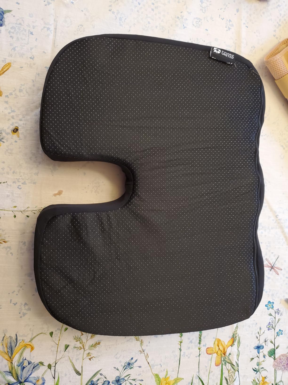 5 STARS UNITED Seat Cushion - Memory Foam Chair Cushion for Tailbone Pain Relief - Ergonomic Support for Coccyx, Sciatica & Butt - Office, Desk & Gaming Chair, Car Seat, Wheelchair, Airplane, Black customer photo 1