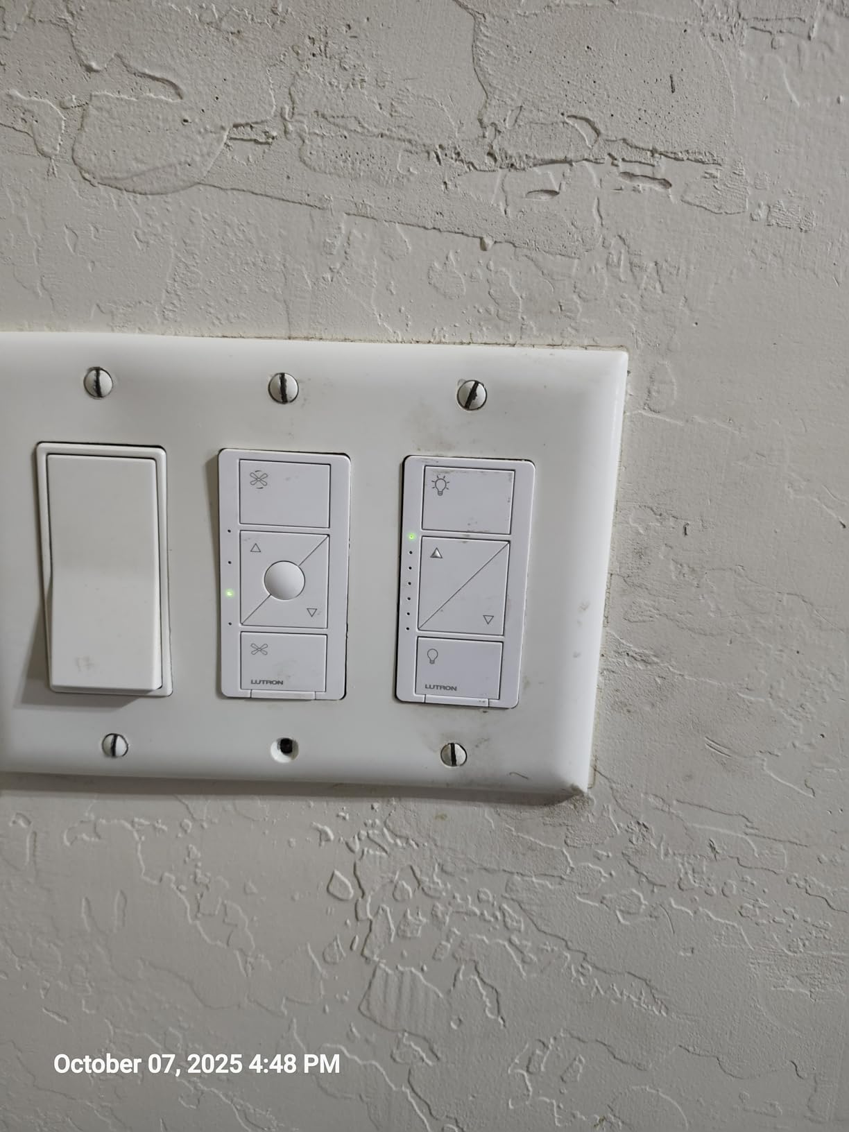 Caseta 3 Way Smart Dimmer Light Switch Kit, Includes Pico Remote, Bracket, and Smart Dimmer Switch, No Neutral Required, Works with Alexa, Apple Home, Ring, & Google Home, P-PKG1WB-WH, White customer photo 1