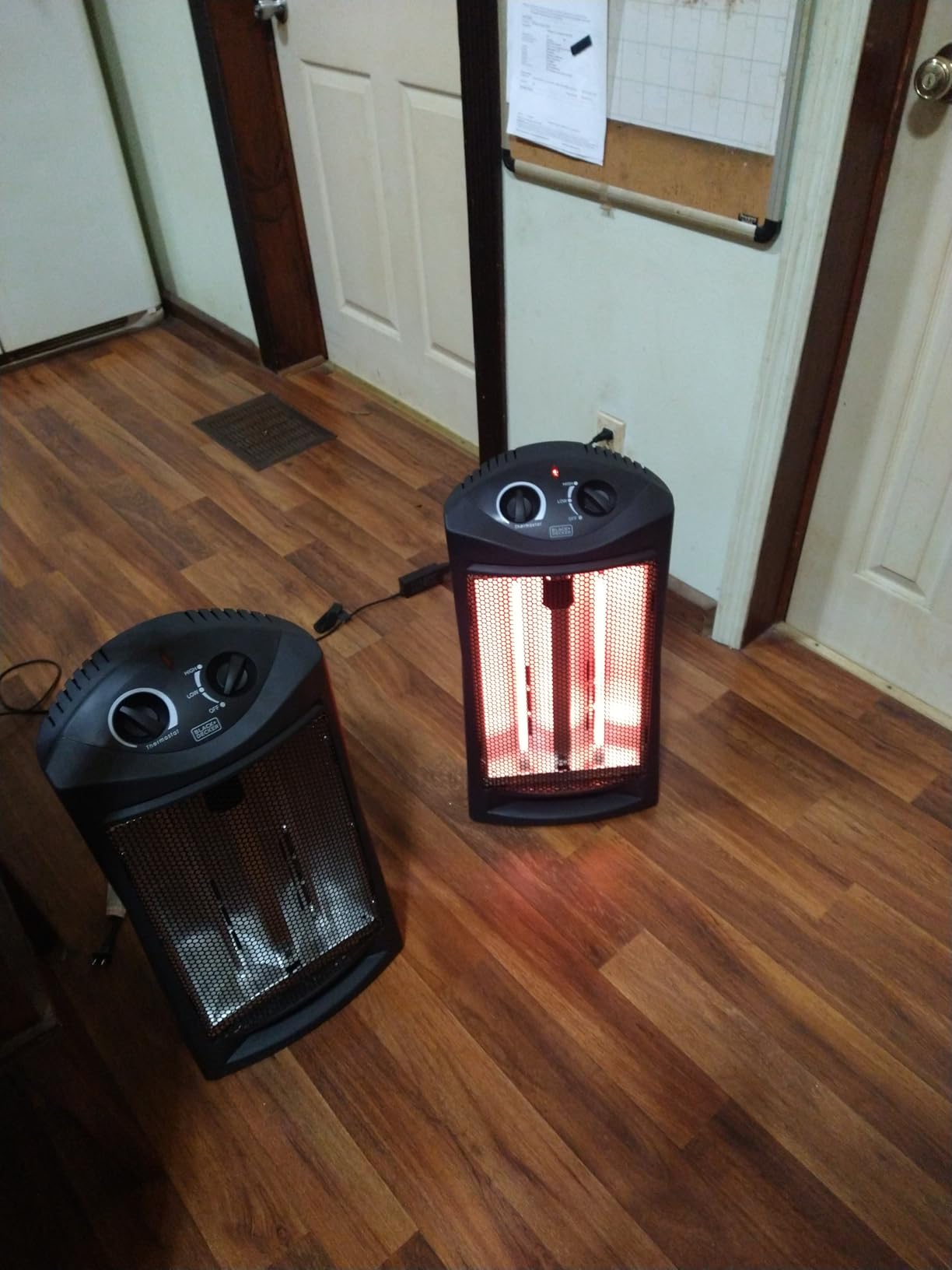 BLACK+DECKER Infrared Radiant Quartz Tower Heater, 1500W Space Heater with Adjustable Thermostat, Portable Heater with 2 Settings, Personal Heater for Home and Office, BHTI06, Black customer photo 2