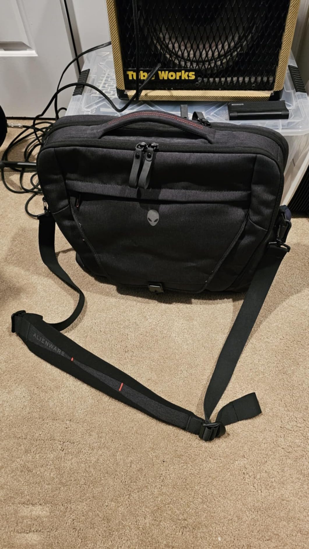 Mobile Edge Elite Messenger Bag, Specifically Designed for Alienware Area 51m Gaming Laptops 17