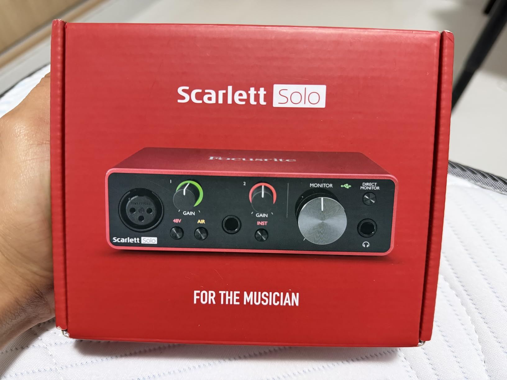 Focusrite Scarlett Solo 3rd Gen USB Audio Interface for Guitarists, Vocalists, Podcasters or Producers to record and playback studio quality sound customer photo 1
