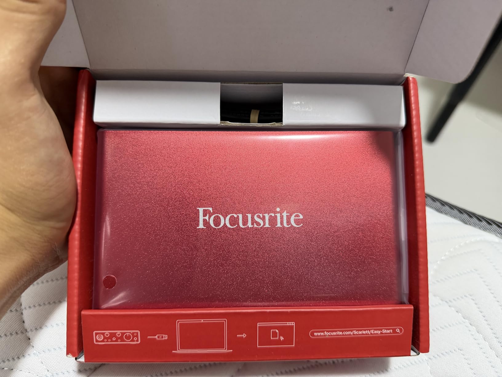 Focusrite Scarlett Solo 3rd Gen USB Audio Interface for Guitarists, Vocalists, Podcasters or Producers to record and playback studio quality sound customer photo 2
