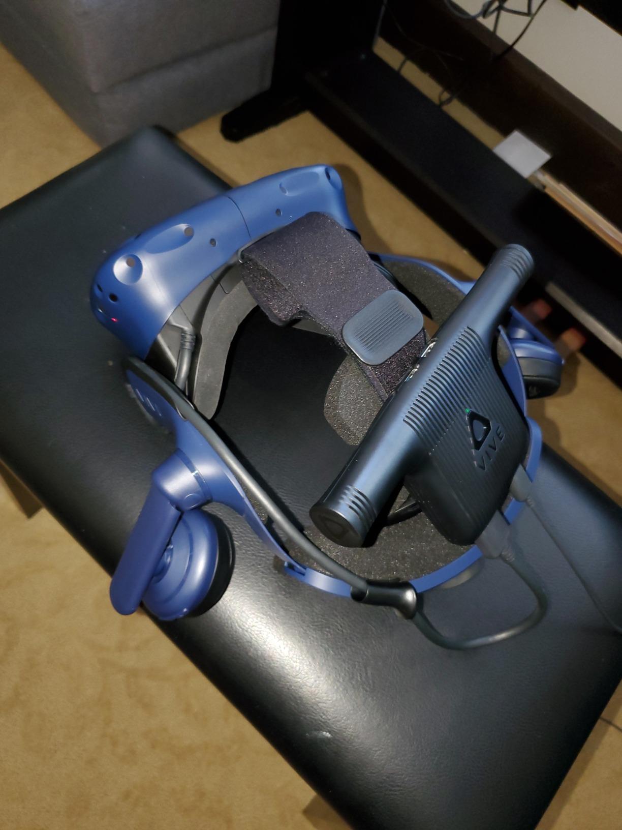 HTC Vive Pro Eye Virtual Reality System - Professional VR with Built-in Eye Tracking customer photo 2