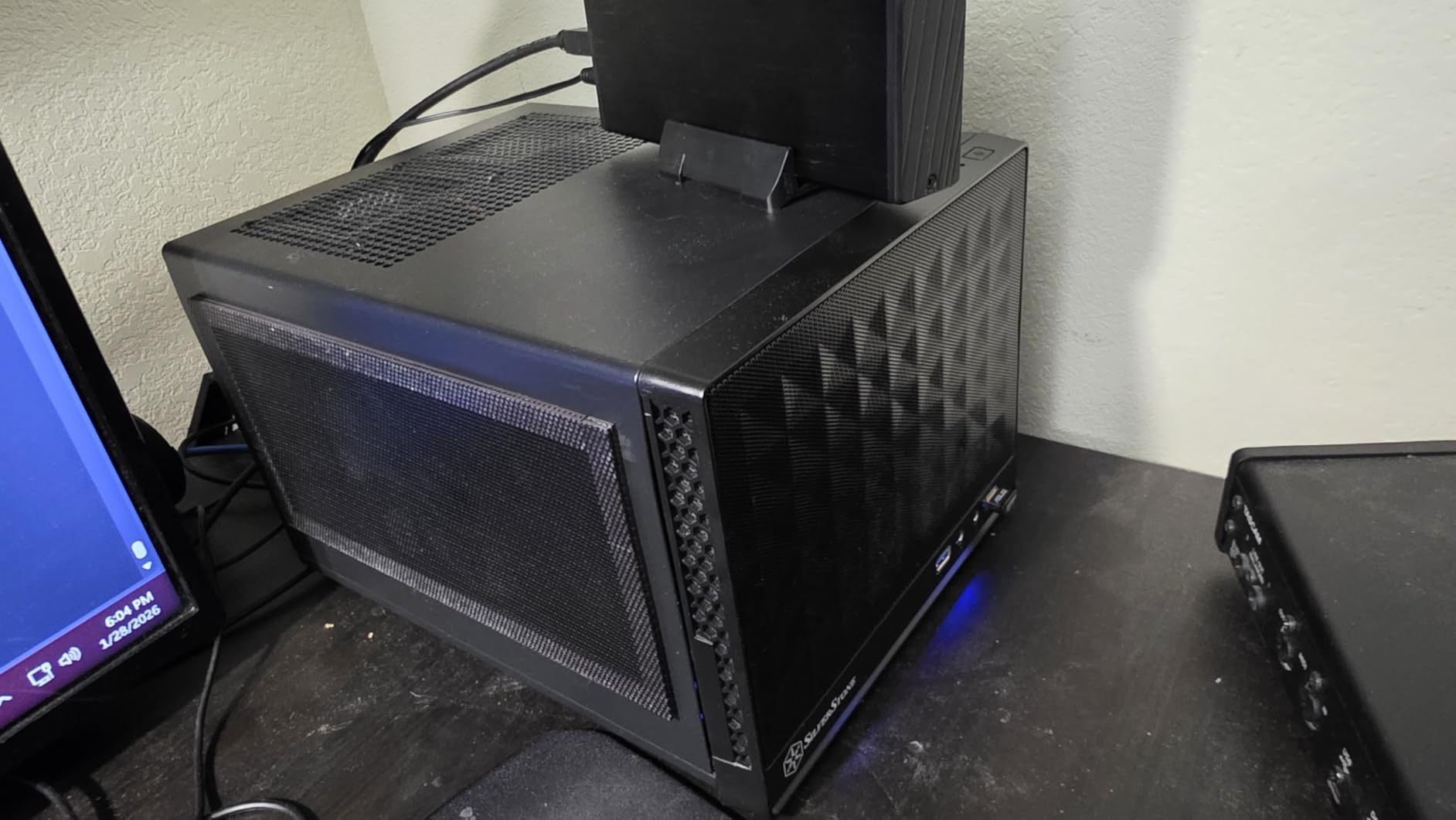 Silverstone Technology Ultra Small Form Factor Computer Case Mini-ITX SG13P customer photo 1