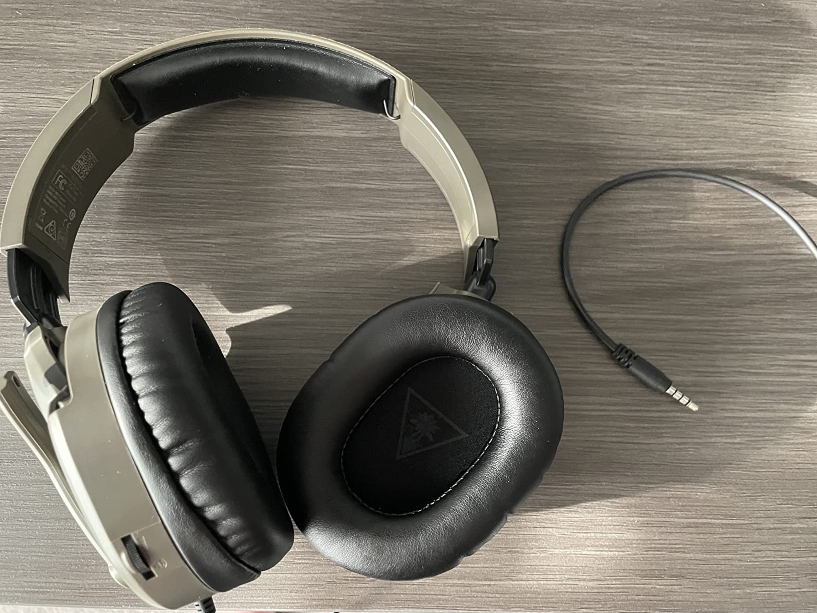 Turtle Beach Recon 70 Multiplatform Gaming Headset for PS5, PS4, Xbox Series X|S, Xbox One, PC & Mobile w/ 3.5mm Wired Connection - Flip-to-Mute Mic, 40mm Speakers, Lightweight Design, Midnight Red customer photo 1