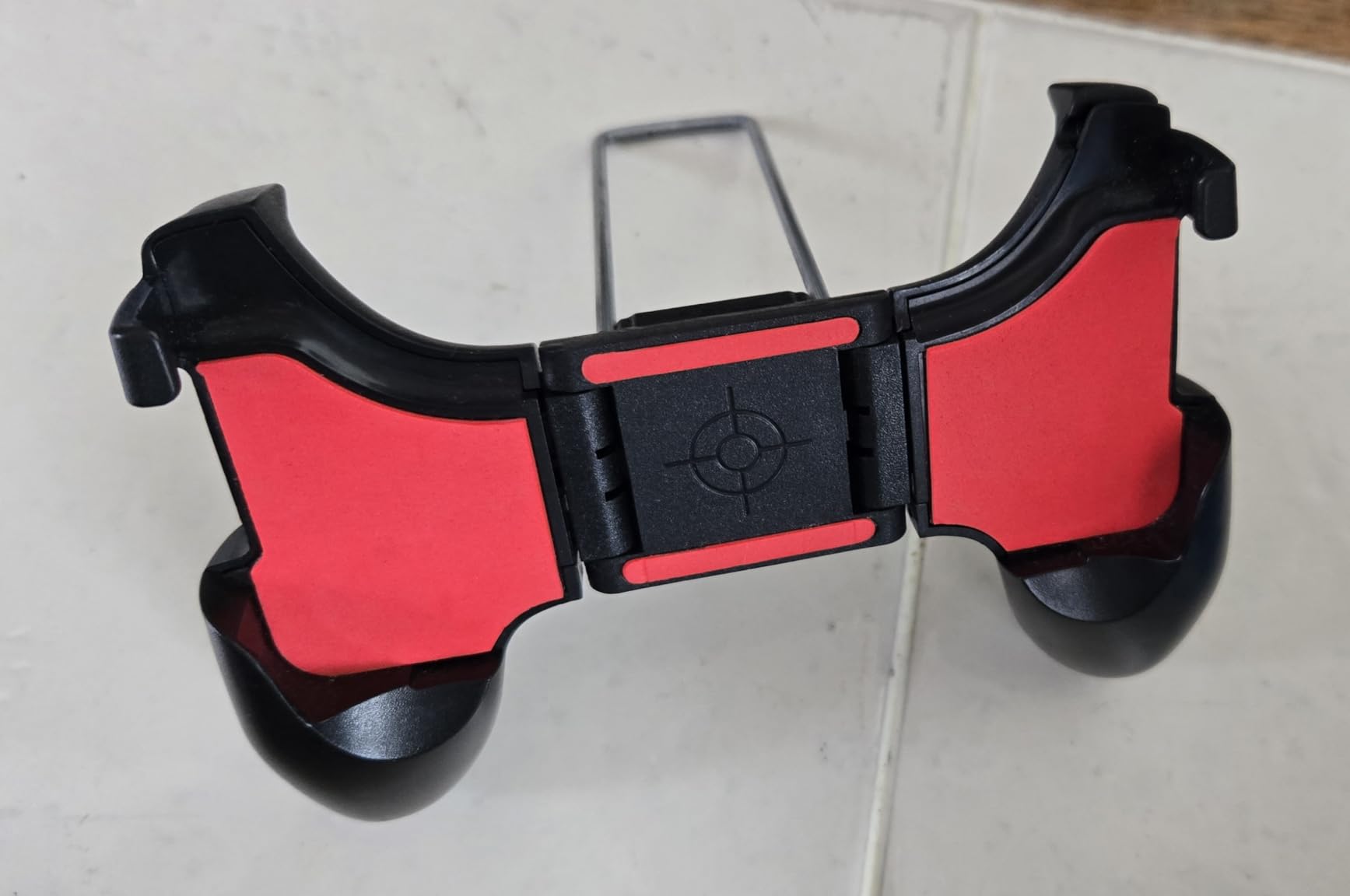 Mobile Game Controller, Low Latency Folding Gaming Joystick Fine Grind Arenaceous Handle Holder, Ergonomic Shooter Trigger Mobile Cell Phone Gamepad customer photo 1