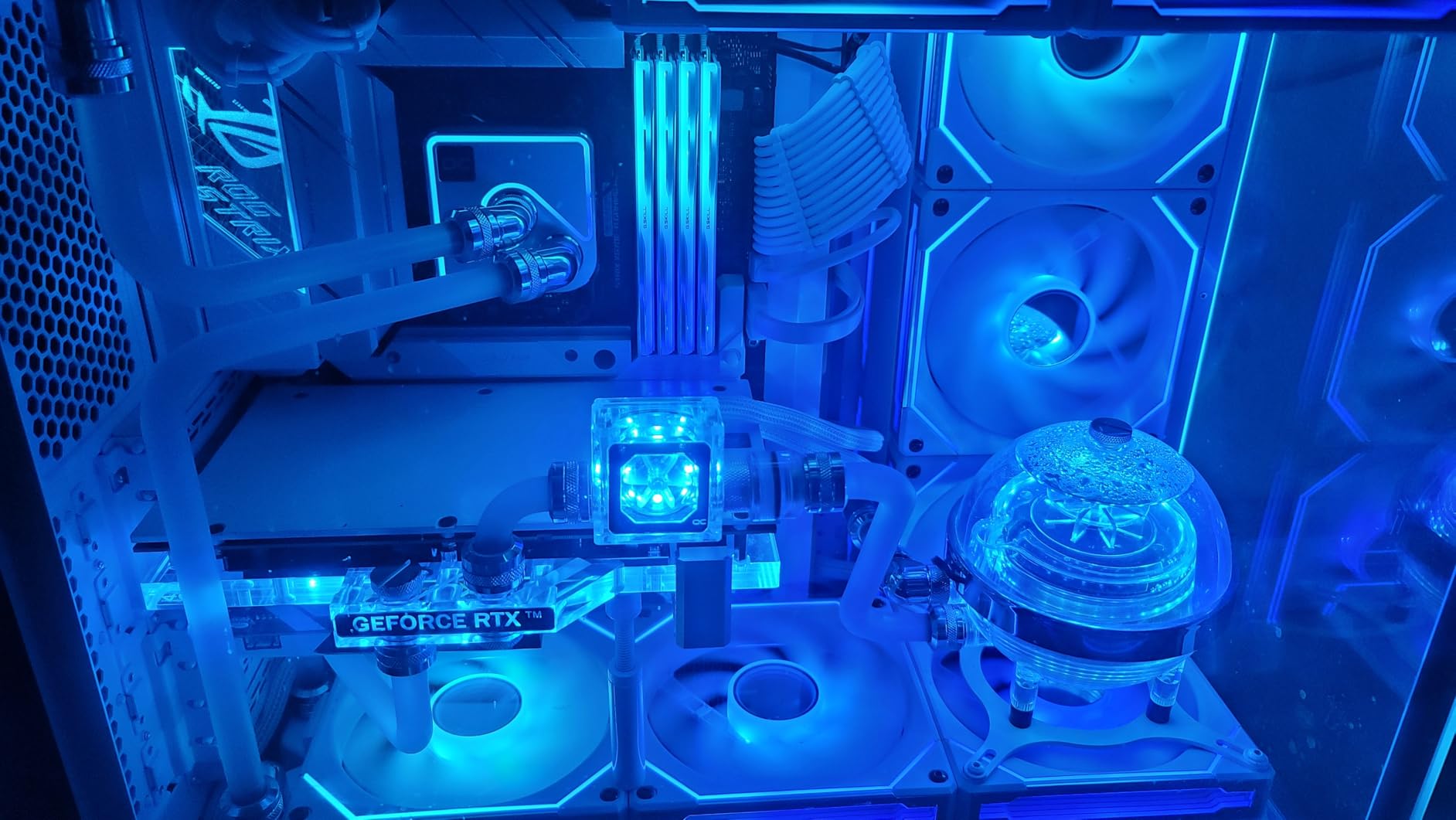 Alphacool Eisfluegel Aurora Flow Indicator HighFlow with RPM-Signal customer photo 2
