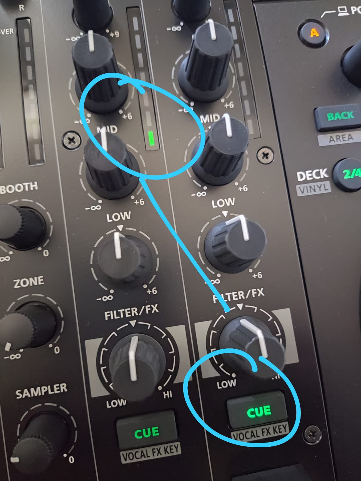 Roland DJ-707M DJ Controller for live streamers and content creators (DJ-707M) customer photo 2