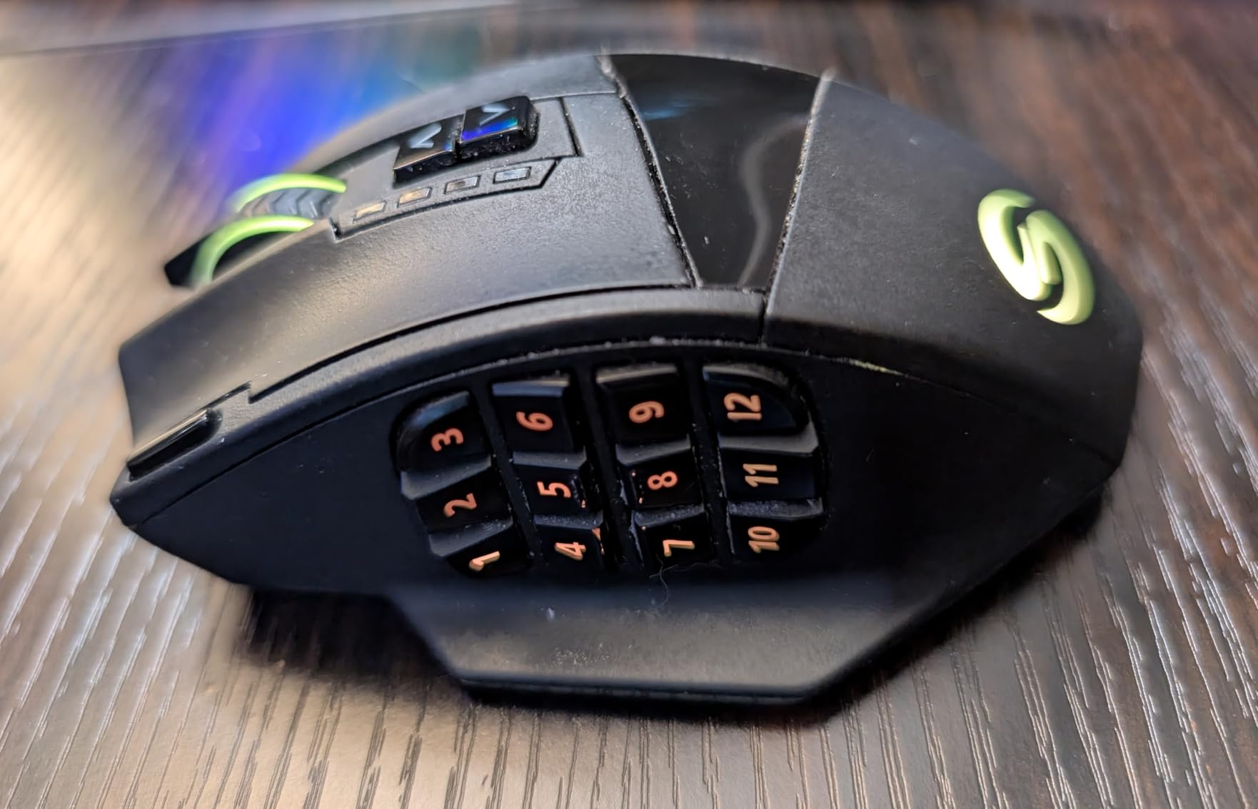 UtechSmart Venus Pro RGB Wireless MMO Gaming Mouse, 16,000 DPI Optical Sensor, 2.4 GHz Transmission Technology, Ergonomic Design, 16M Chroma RGB Lighting, 16 programmable Buttons, Up to 70 Hours customer photo 1