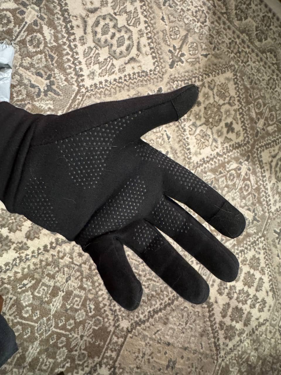 Unigear Lightweight Running Gloves, Touch Screen Anti-Slip Warm Gloves Liners for Cycling Biking Sporting Driving for Men Women customer photo 1