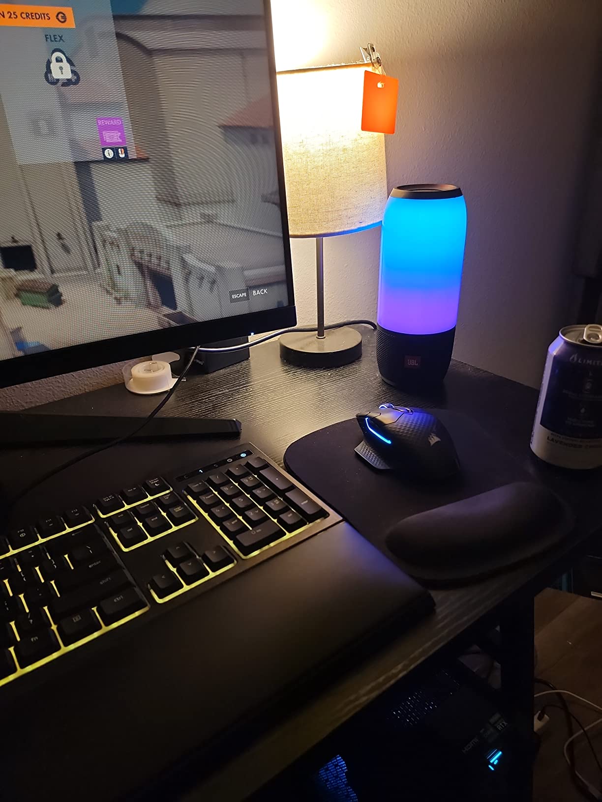 Corsair Dark CORE RGB PRO Wireless/Wired FPS MOBA Gaming Mouse - 18,000 DPI, Fast Response Time, 8 Programmable Side Buttons, Dynamic Multi-Color Backlighting - Black customer photo 2
