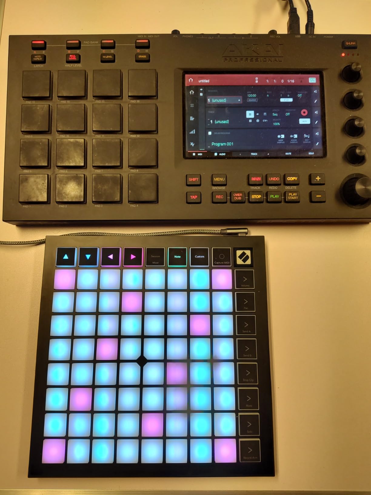 Novation Launchpad Pro MK3, MIDI 64-Grid Controller and Sequencer for Ableton Live, Logic Pro and Hardware, 64 Sensitive RGB Pads, Dynamic Note Playing, Chord and Scale Modes customer photo 1