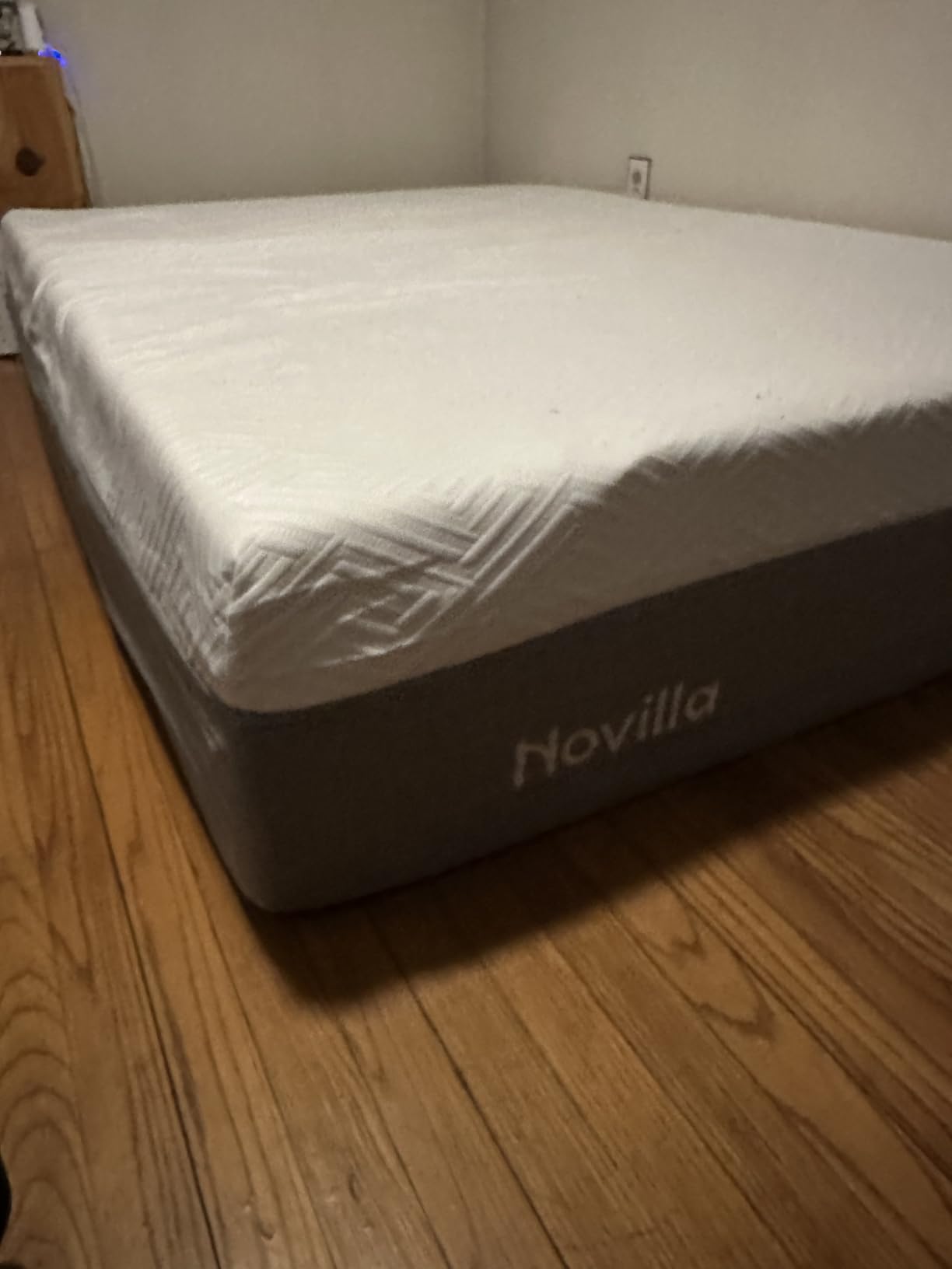 Novilla Queen Size Mattress, 12 inch Gel Memory Foam Mattress for a Cool Sleep & Pressure Relief, Medium Firm Feel with Motion Isolating, Bliss customer photo 2