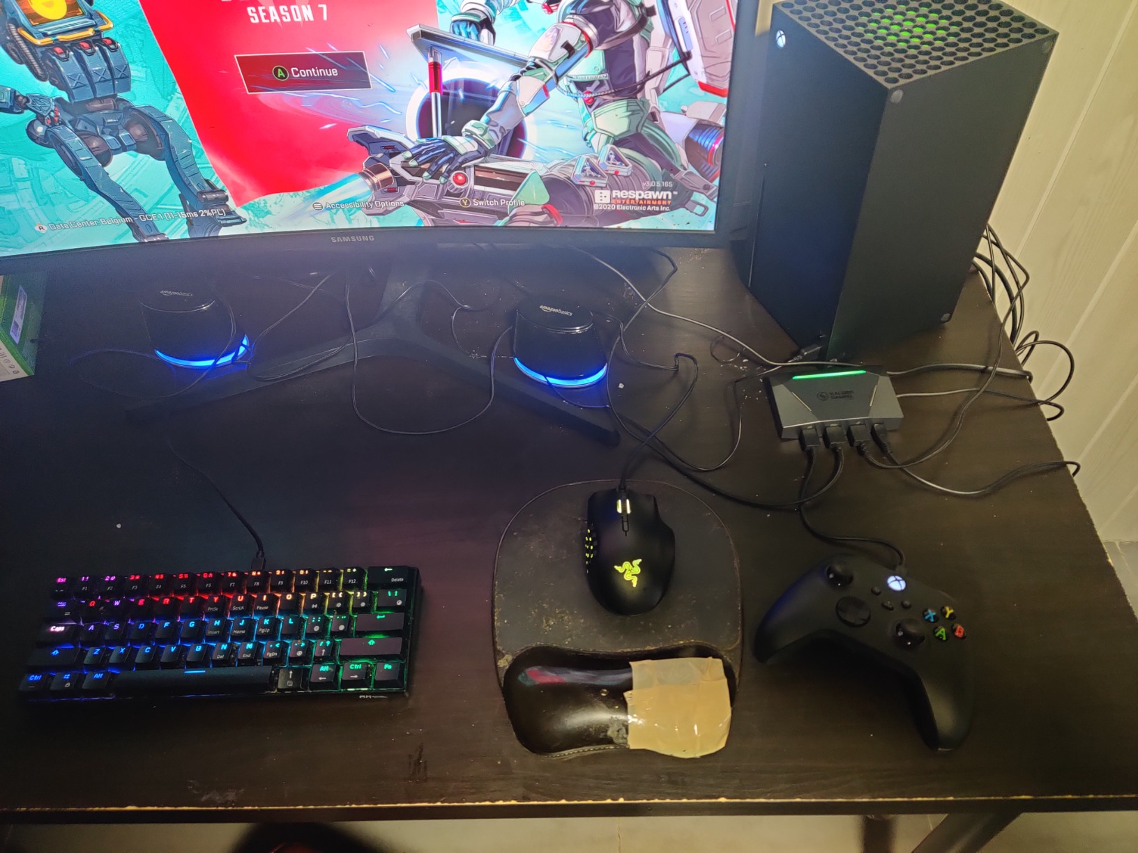 IOGEAR KeyMander 2 Keyboard/Mouse Adapter Plus Controller Crossover, PS4, Xbox Series X/S, Xbox One, Nintendo Switch, GE1337P2, FPS, mouse control customer photo 1