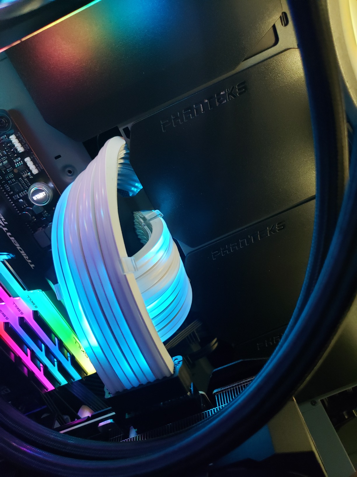 Addressable RGB Strimer Plus Dual 6+2 to 8 Pin (Original Version 1, not V2 Version) customer photo 1