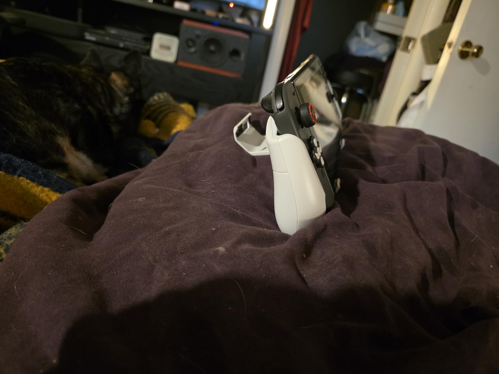 OIVO Switch Grip with Upgraded Adjustable Stand, Asymmetrical Grip with Adjustable Stand and 5 Game Slots-4 Thumb Caps Included customer photo 2