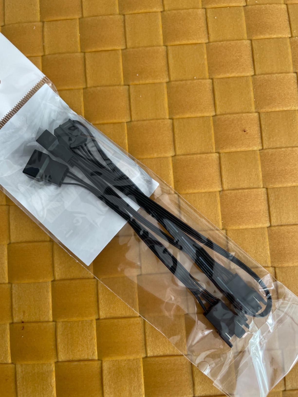 ARCTIC 4-Pin PWM Fan Splitter Cable - PST Extension-Cable for 4 Case Fans, PC Fans, PWM Splitter Cable customer photo 2