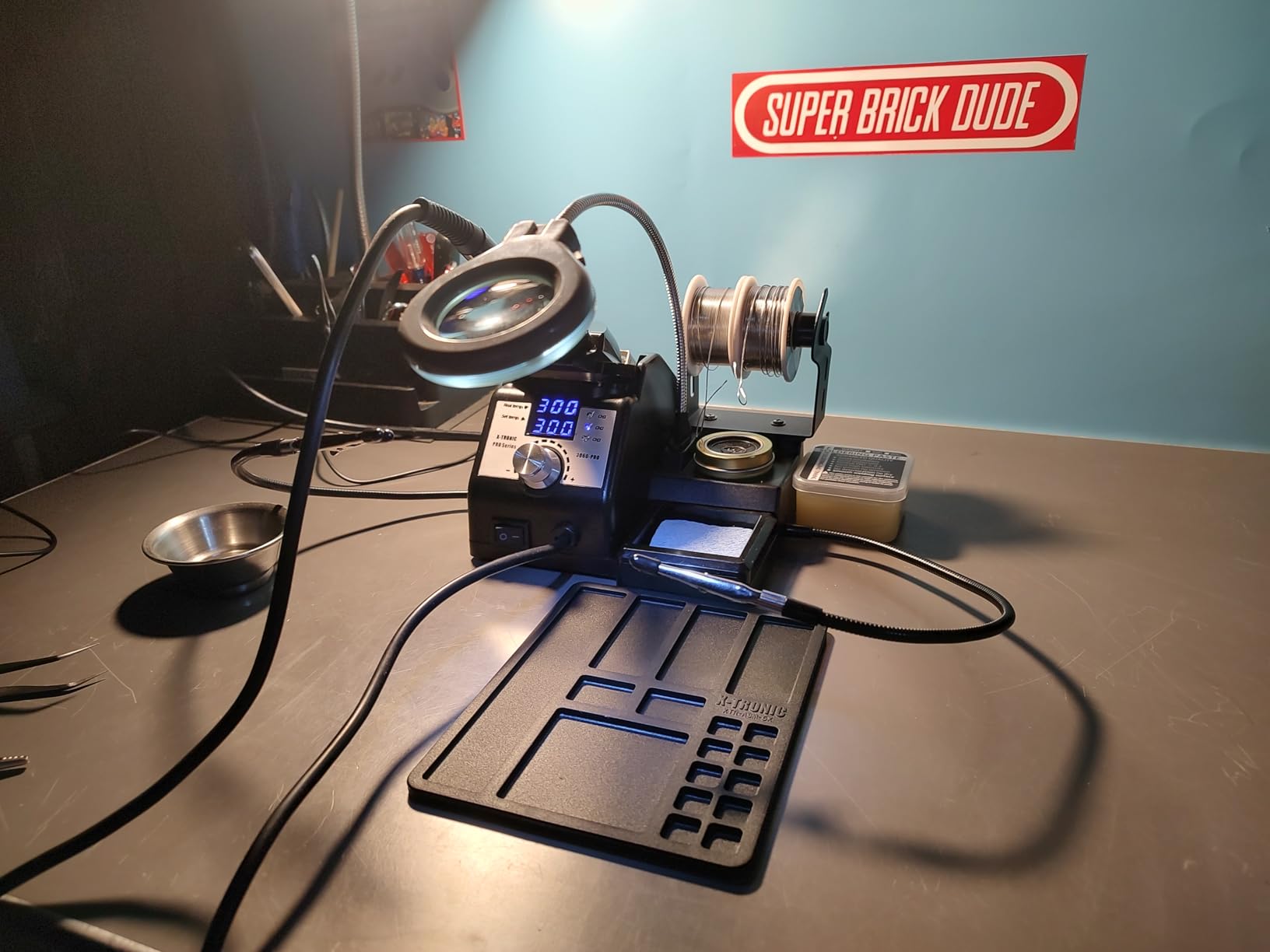 X-Tronic 3060-PRO • 75W Soldering Iron Station Kit • 5 Extra Tips • Mini Mag Lamp • 4 Helping Hands • Solder Sucker • Tweezers • 50g Solder • Brass Sponge w/Flux • Sleep Func, °C/°F, 3 Temp Presets! customer photo 1