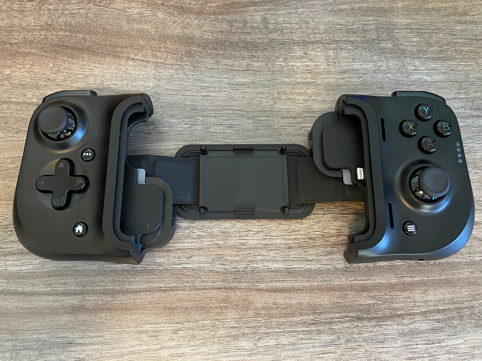 Razer Kishi Mobile Game Controller/Gamepad for Android USB-C: Xbox Game Pass Ultimate, xCloud, Stadia, GeForce NOW, Luna - Passthrough Charging customer photo 1