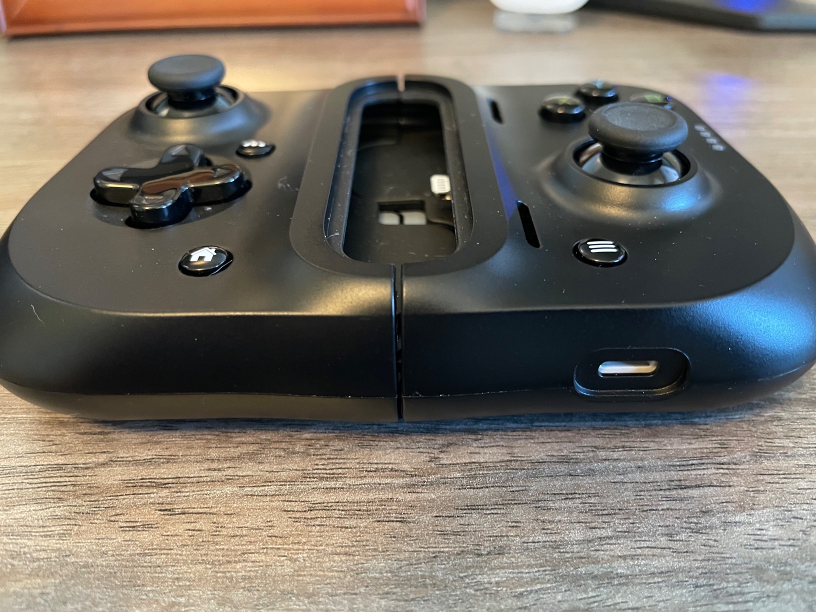 Razer Kishi Mobile Game Controller/Gamepad for Android USB-C: Xbox Game Pass Ultimate, xCloud, Stadia, GeForce NOW, Luna - Passthrough Charging customer photo 2