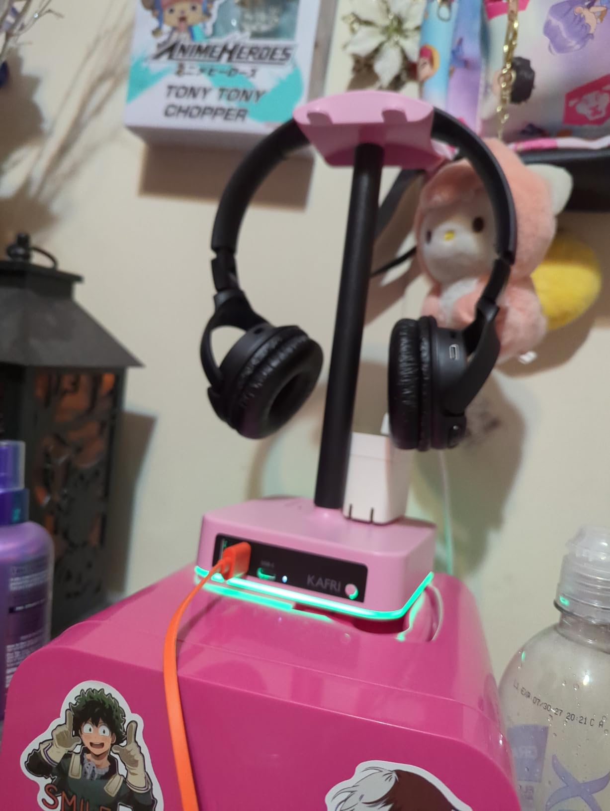 KAFRI RGB Headphone Stand with USB Charger Desk Gaming Headset Holder Hanger Rack with 3 USB Charging Port and 2 Outlet - Suitable for Gamer Desktop Table Game Earphone Accessories Girlfriend Gift customer photo 1