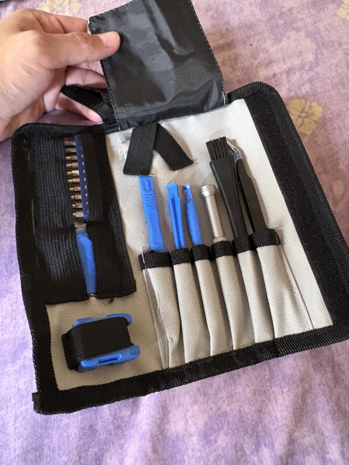 Repair Tool Kit for Nintendo Xbox PS5 PS4, 23 in 1 Triwing Screwdriver Set with T6 T8 T9 T10 Torx 3.8 4.5 Gamebit for Switch Joycon Gamecube Controller NES SNES N64 3DS customer photo 1