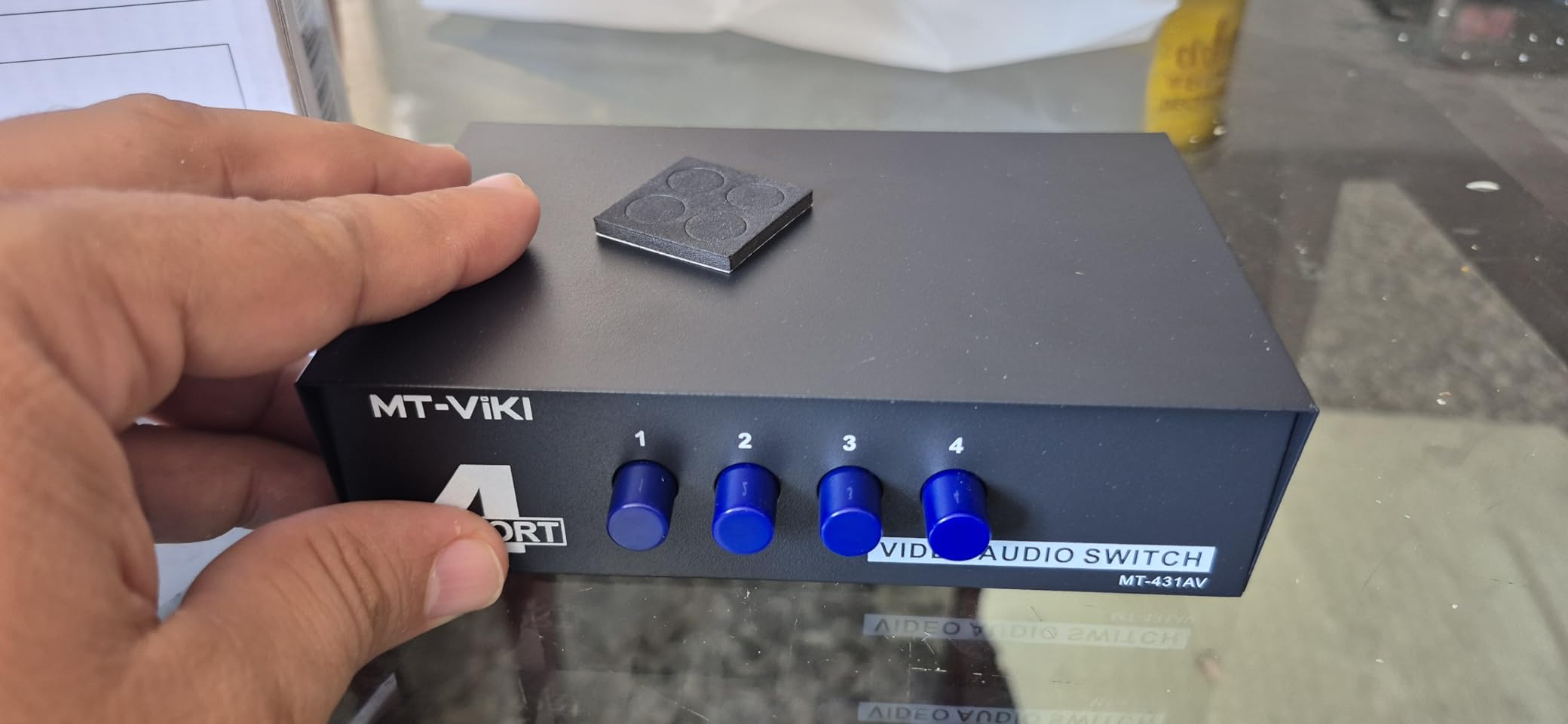 MT-ViKI 4 Way AV RCA Switch, 4 in 1 Out Composite Video L/R Audio Switcher Selector Box for DVD Player, SNES, N64, PS2/3 Game Consoles customer photo 1