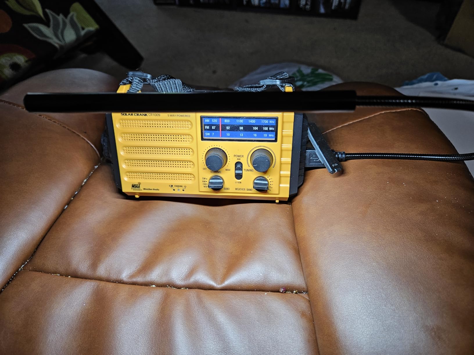Emergency Weather Radio Solar Hand Crank Battery Operated Portable AM FM Shortwave Radio with NOAA Alert, Flashlight, Reading Lamp, Cellphone Charger,Earphone Jack, SOS Alarm for Home Outdoor Survival customer photo 1