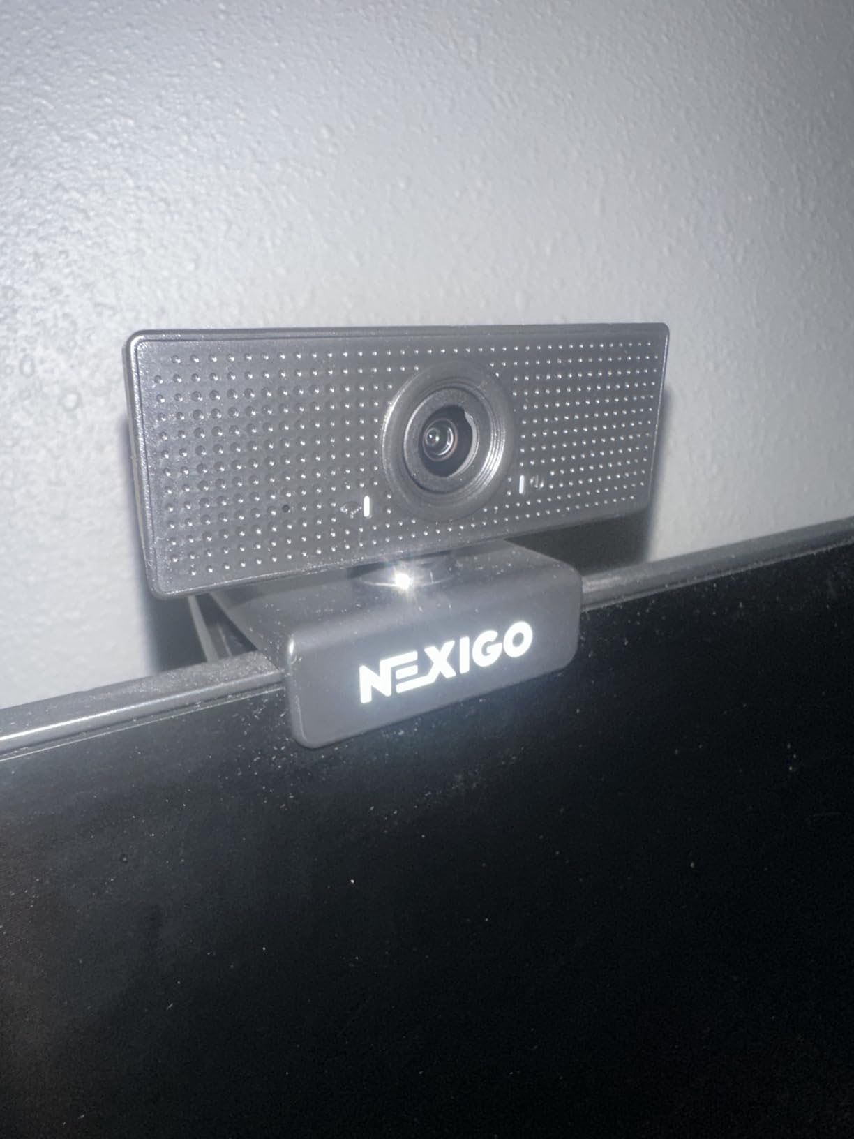 NexiGo N60 1080P Webcam with Microphone, Software Control & Privacy Cover, USB HD Computer Web Camera, Plug and Play, for Zoom/Skype/Teams, Conferencing and Video Calling customer photo 1