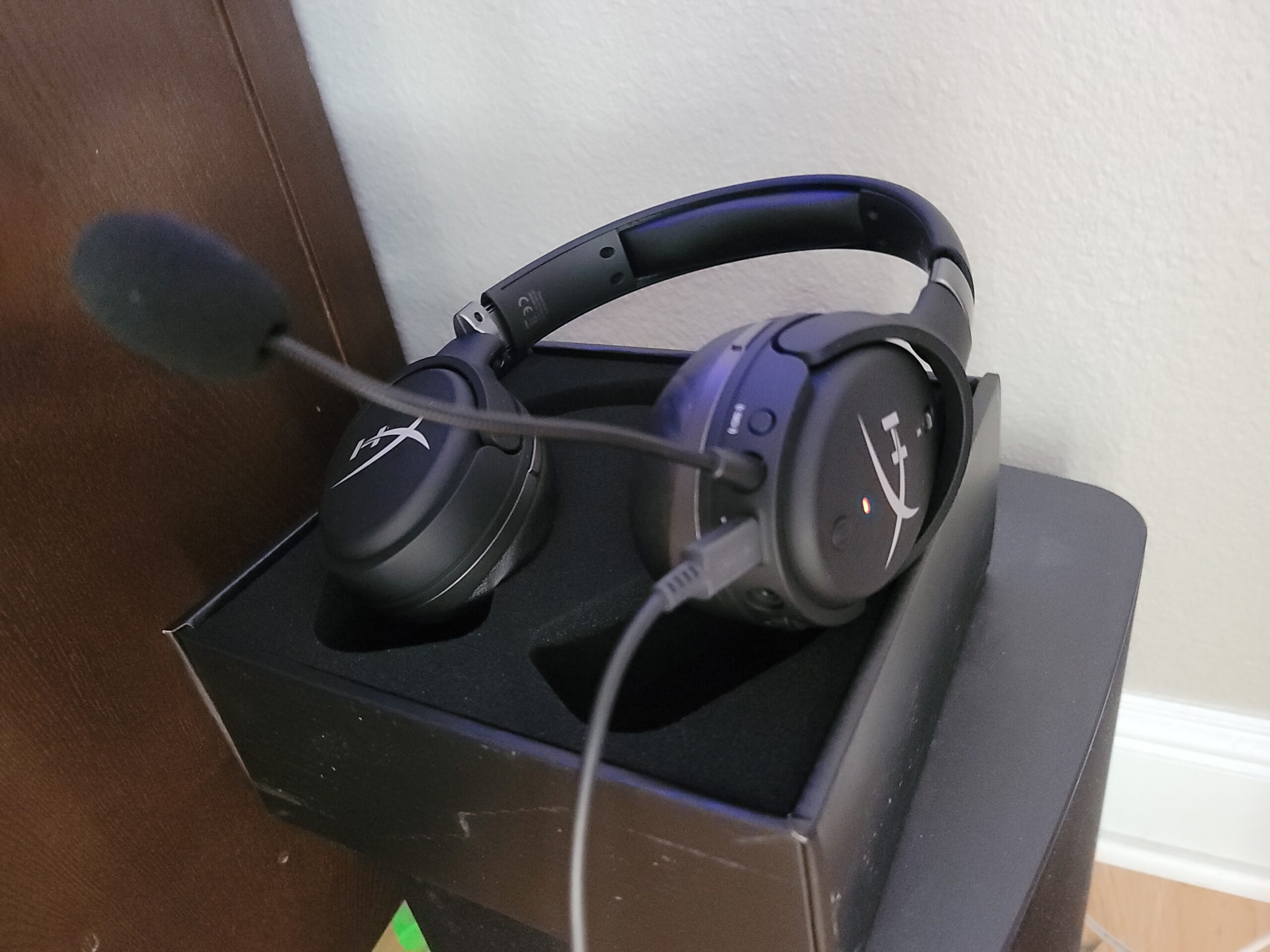 HyperX Cloud Orbit S-Gaming Headset, Head Tracking, Compatible with PC, Xbox One, PS4, Mac, Mobile, Nintendo Switch, Planar Magnetic Headphones (HX-HSCOS-GM/WW) (Renewed) customer photo 1