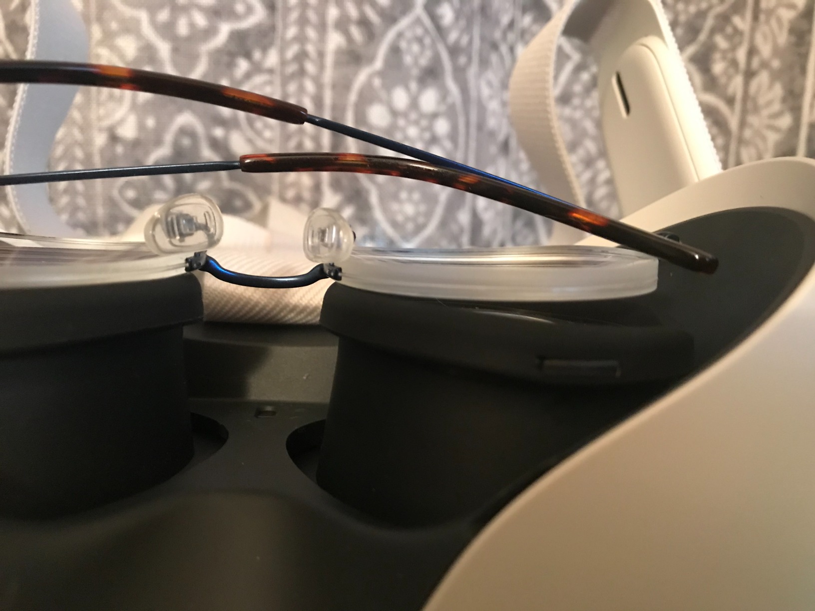 AMVR Glasses Spacer Compatible with Oculus Quest 3S/Quest 2/Rift S Accessories, Soft Silicone Anti-Scratch Ring, Protect VR Lens and Prescription Glasses from scratchings(Not Compatible with Quest 3) customer photo 2