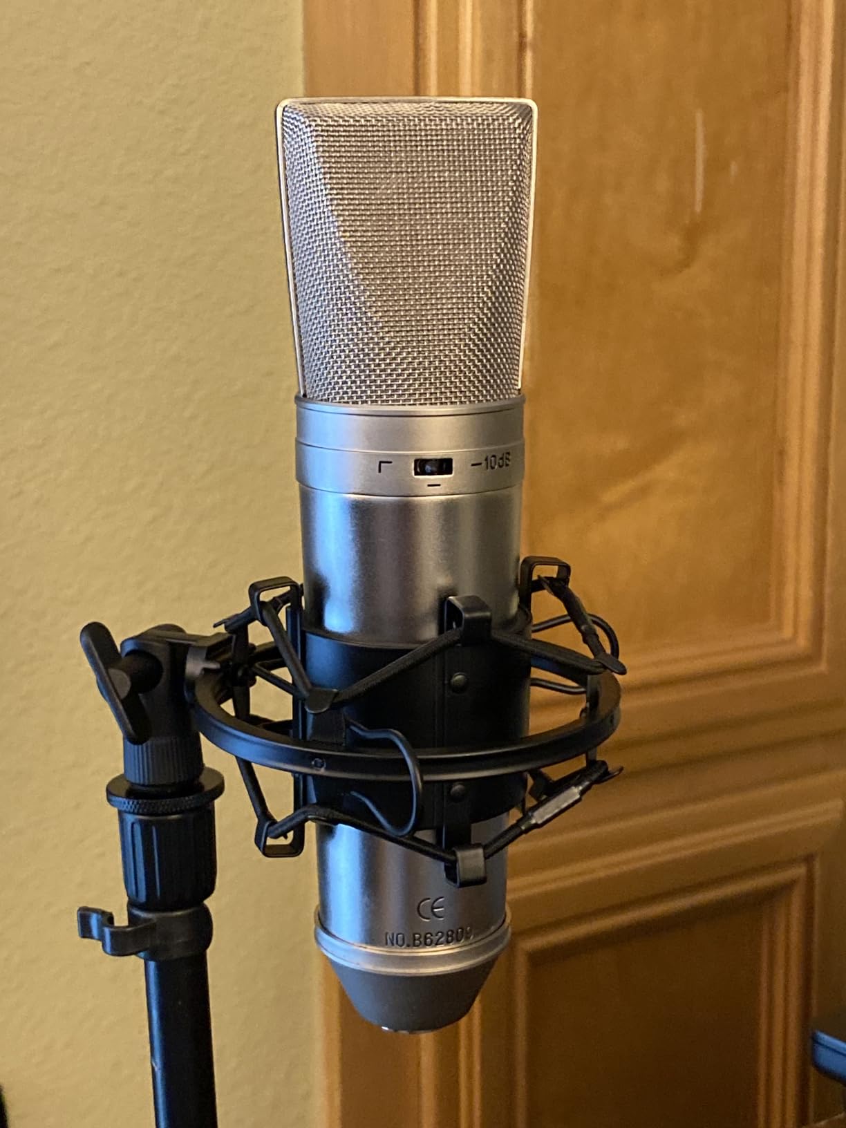Universal Microphone Shock Mount for 47mm-53mm Diameter Mics customer photo 2