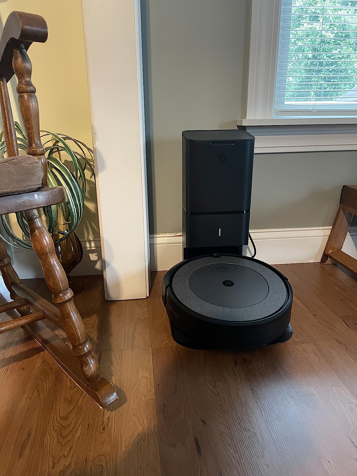 iRobot Roomba i3+ EVO (3550) Self-Emptying Robot Vacuum - Now Clean by Room with Smart Mapping, Empties Itself for Up to 60 Days, Works with Alexa, Ideal for Pet Hair, Carpets customer photo 2