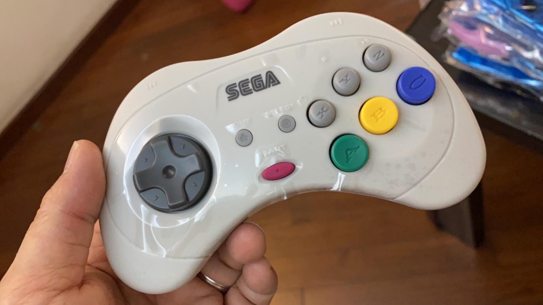 Retro-Bit Official Sega Saturn 2.4 GHz Wireless Controller for Sega Saturn, Sega Genesis Mini, Switch, PS3, PC, Mac - Includes 2 Receivers & Storage Case (White) customer photo 2