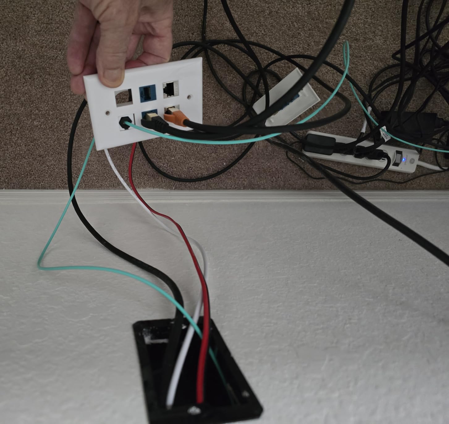 12 Port Ethernet Wall Plate, Cat 6, Wall Outlet, RJ45 Female to Female Keystone Jacks - White customer photo 2